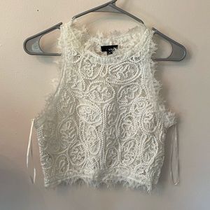 Lace Crop Top SIZE: M
